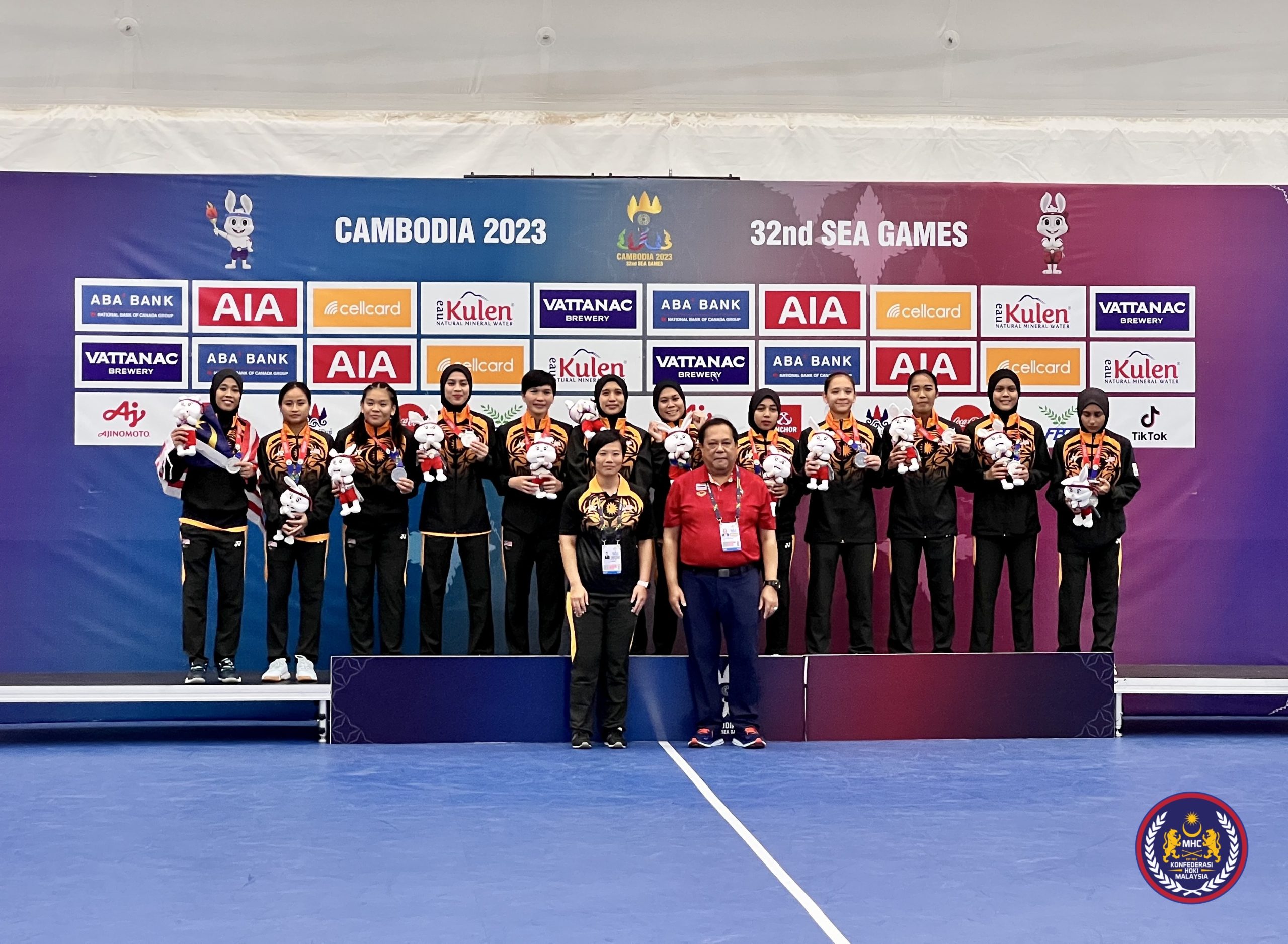 IMG 3983 scaled - Malaysia Brings Home the Silver Medal - The National Men's and Women's Indoor Hockey Squad had to settle for bringing home the silver medal, Indoor Hockey Event, SEA Games 2023, Phnom Penh, Cambodia which took place at Dinosaur Park Hall, Chroy Changvar, today,